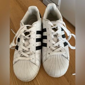 Adidas Sneakers (SIZE 7)